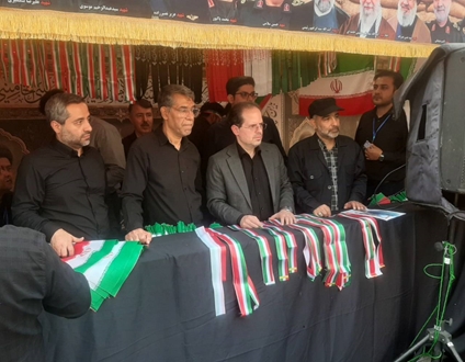  معاون وزیر صمت و مدیرعامل سازمان صنایع کوچک و شهرک‌های صنعتی ایران به همراه مدیرعامل شرکت شهرک‌های صنعتی تهران در جمع خادمان موکب مشترک وزارت صمت