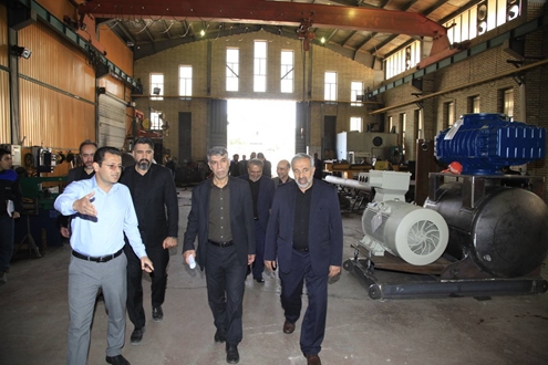 بازدید میدانی مدیرعامل شرکت شهرک‌های صنعتی استان تهران و نماینده مجلس از واحدهای تولیدی شهرک صنعتی شمس‌آباد